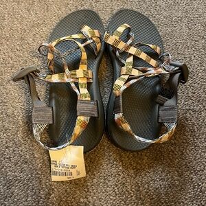 Women’s Chaco Size 7 Cottage Poppy Sandals